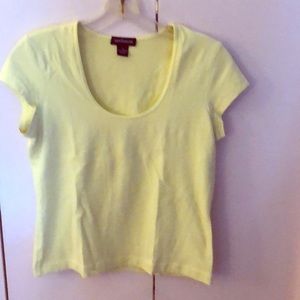 Cute Ann Taylor yellow tee!